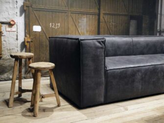 zwart lederen bank