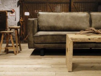 geschuurd leren bank grijs