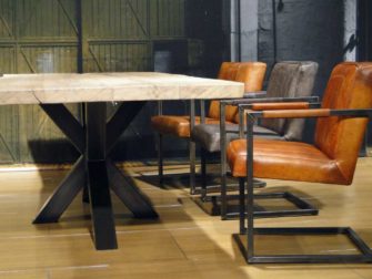 eiken boomstamtafel industrieel