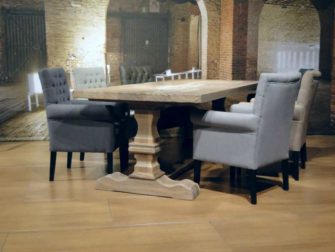 landelijke eiken kloostertafel