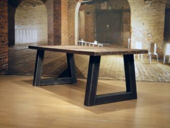 trapezepoot eettafel