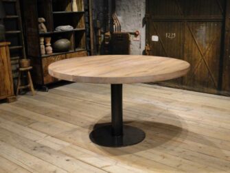 Robuuste ronde eettafel