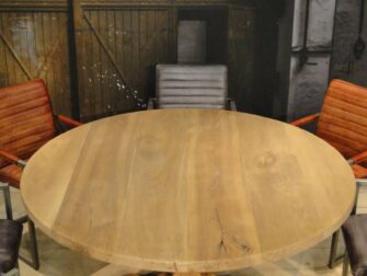 ronde massieve kloostertafel
