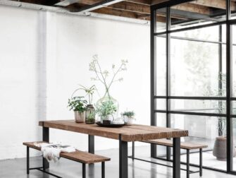 tafel met eetkamerbankje