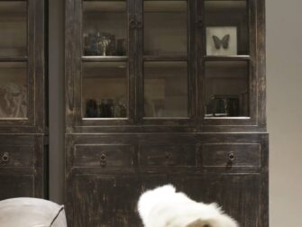 vitrinekast old black